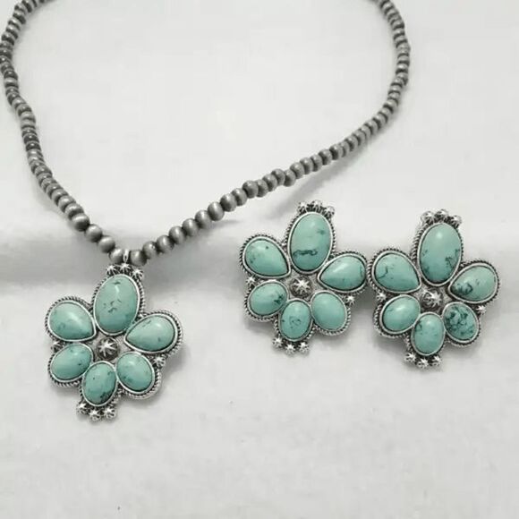Western Flower Shape Turquoise Silver Plated Necklace & Earrings Jewelry Set - Picture 2 of 4